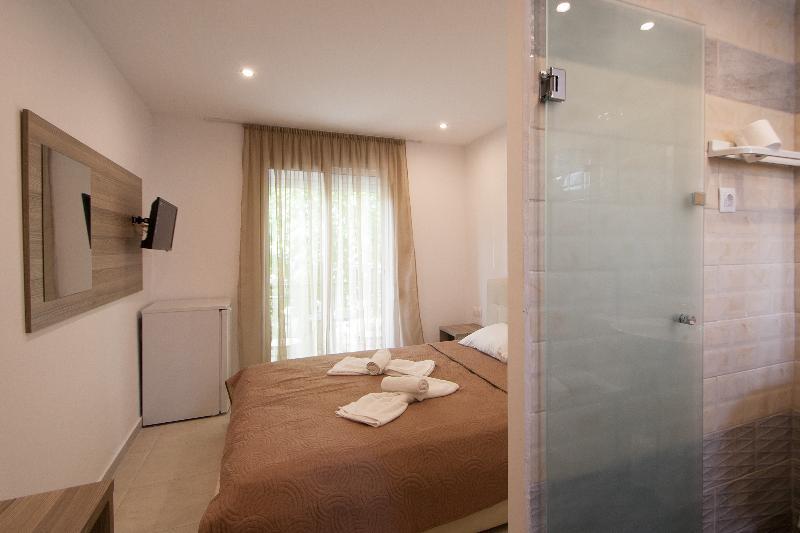 Pension Avocado Skiathos Town Exterior photo