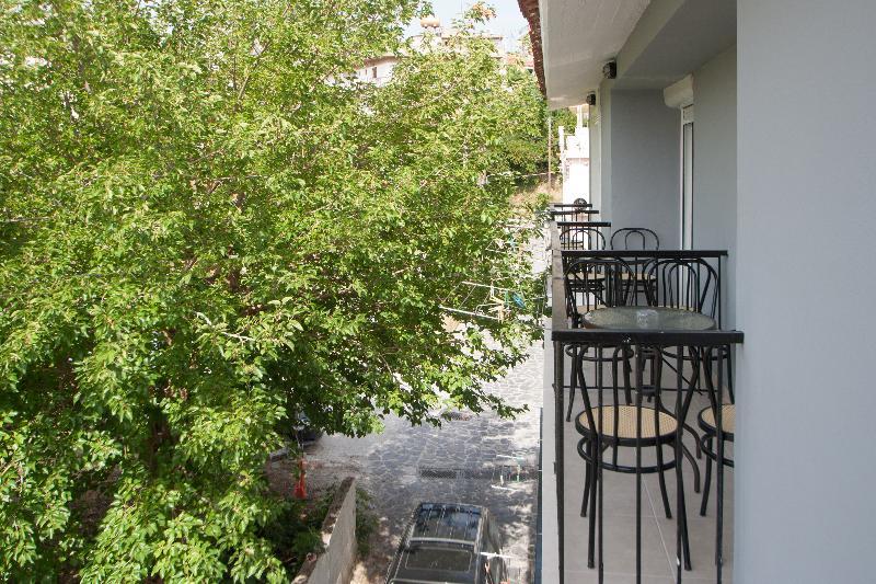 Pension Avocado Skiathos Town Exterior photo